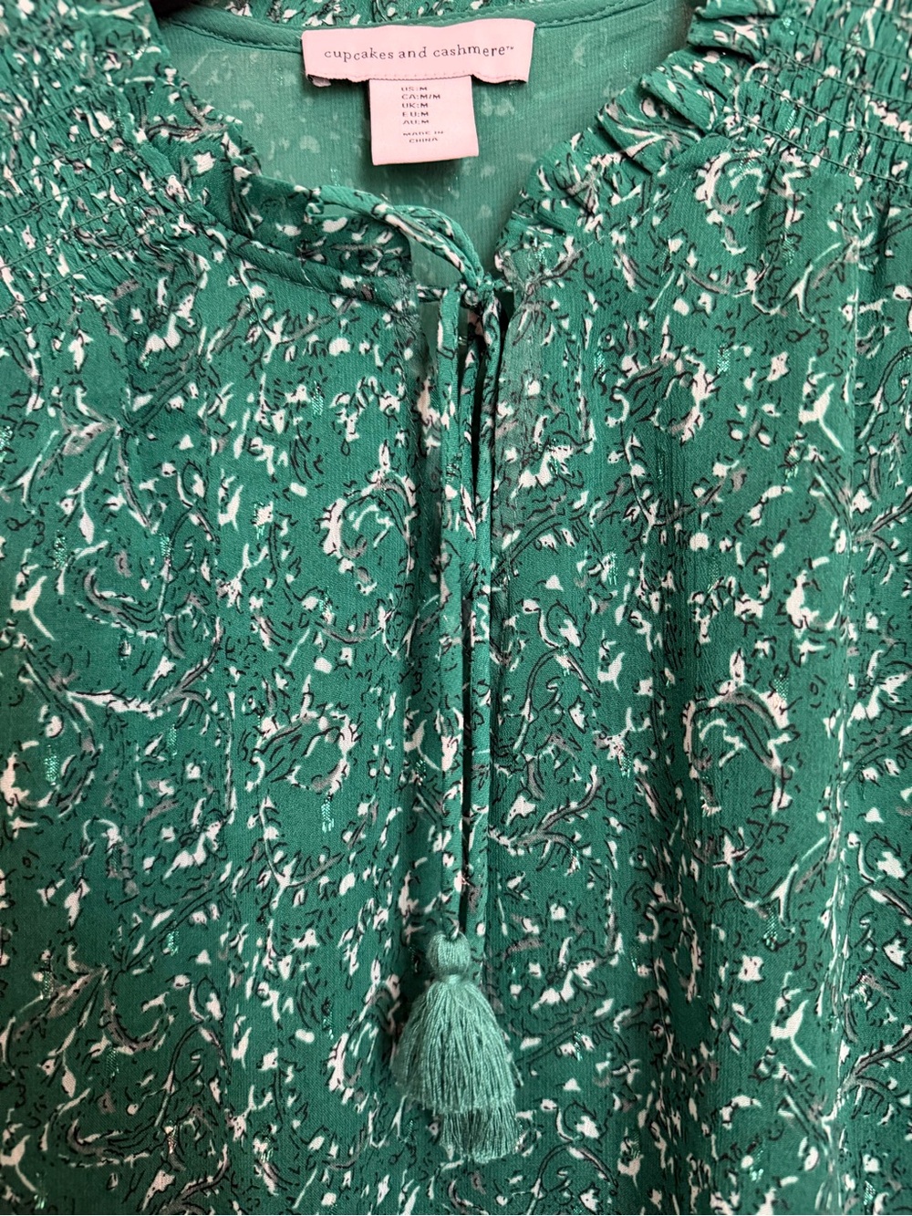 cupcakes & cashmere Green Floral
Paisley Smocked Balloon Sleeve Blouse, Size M - Picture 4 of 14